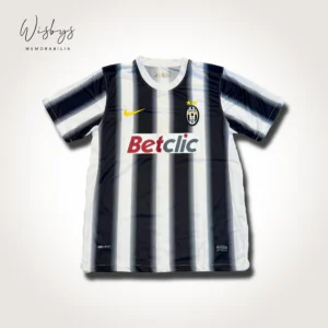 Andrea Pirlo Juventus jersey, view 2